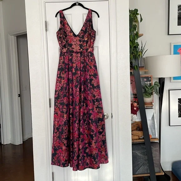 Badgley Mischka Floral Jacquard Gown! Pinks, purples, blue, gold & multicolor! - Picture 7 of 17